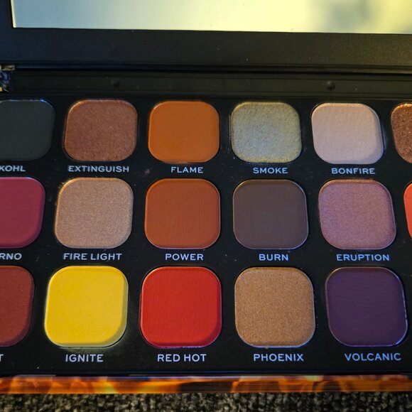 Makeup Revolution Forever Flawless Fire Eyeshadow Palette - Picture 3 of 3